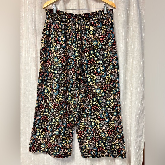Joyspun Wide Leg Cropped Pants in Floral Muslin Size Large (12-14) - Picture 3 of 4